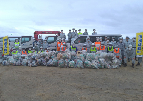 Goto River clean-up activity Photo 2.